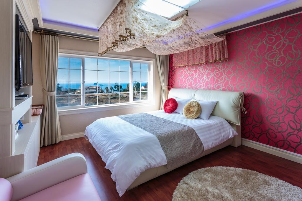 White Dream Pension Чеджу Екстериор снимка