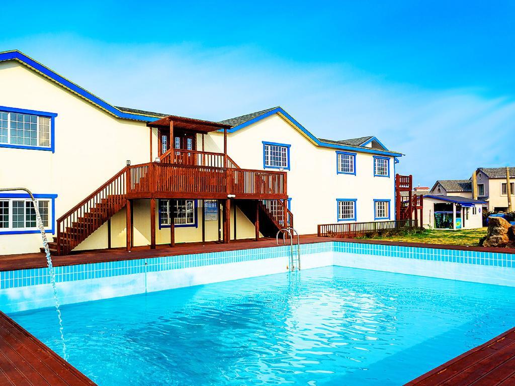 White Dream Pension Чеджу Екстериор снимка