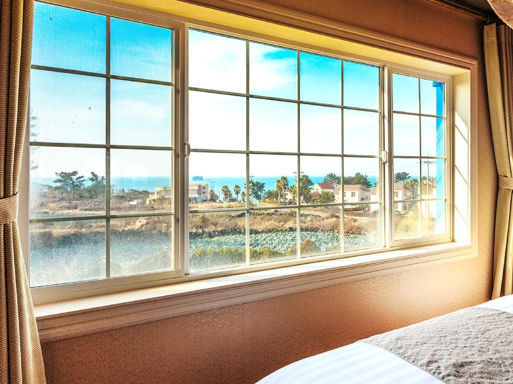 White Dream Pension Чеджу Екстериор снимка