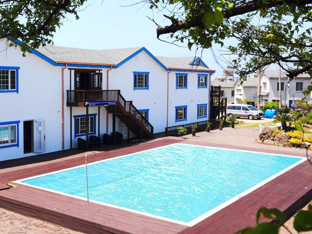 White Dream Pension Чеджу Екстериор снимка